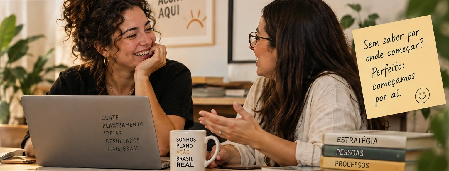 Duas pessoas organizando método e ações práticas com caneca Brasil Real